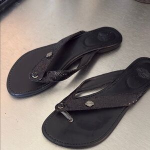 Black Flip-Flop Sandals with Textured Strap